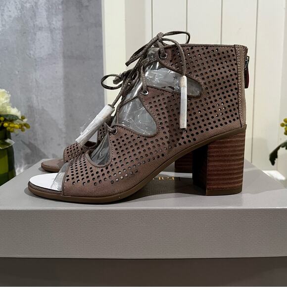 NEW Franco Sarto Leather Suede Perforated Honolulu Ghillie Lace-Up Sandals 5.5 - Picture 1 of 16